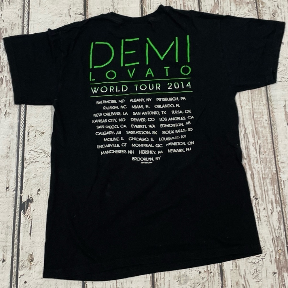 Demi Lovato 2014 World Tour Concert Music Crewneck Pop Tee Tshirt - Picture 2 of 6
